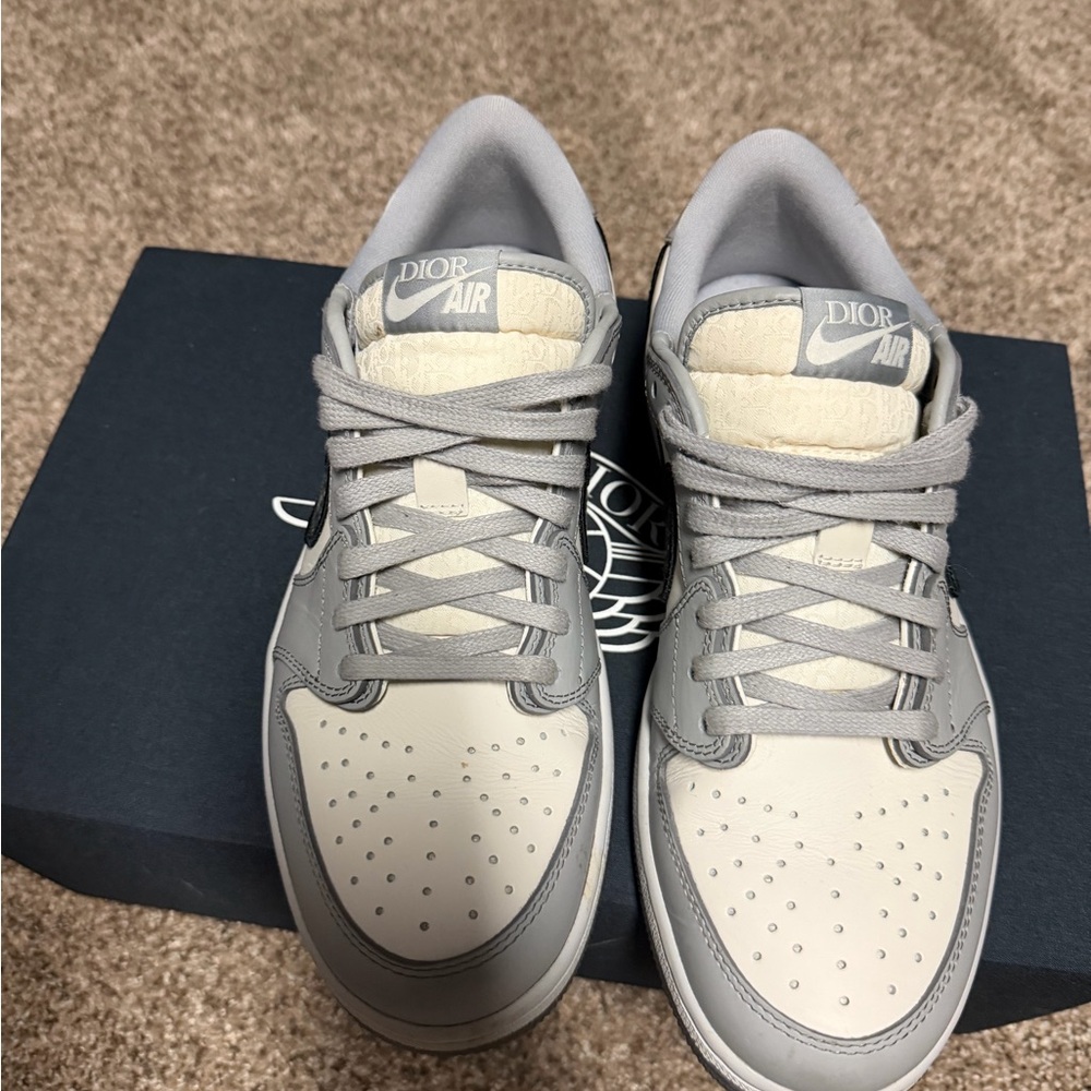Men’s Air Dior Gray and White Sneakers - Picture 7 of 7